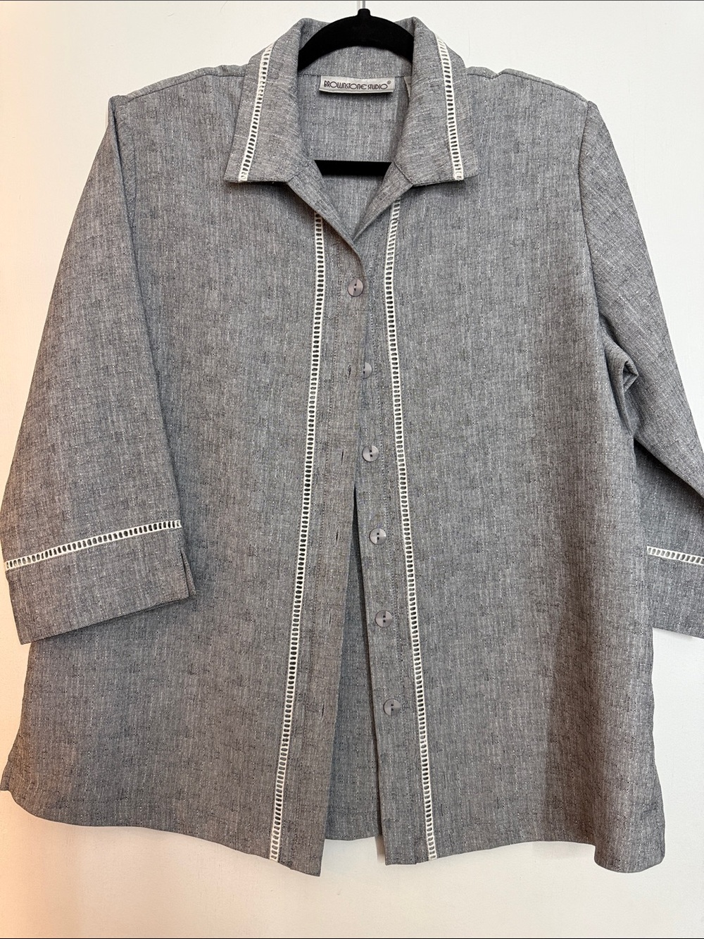 Women’s Gray Button-Down Tunic with Contrast Trim - Casual Linen-Look Blend